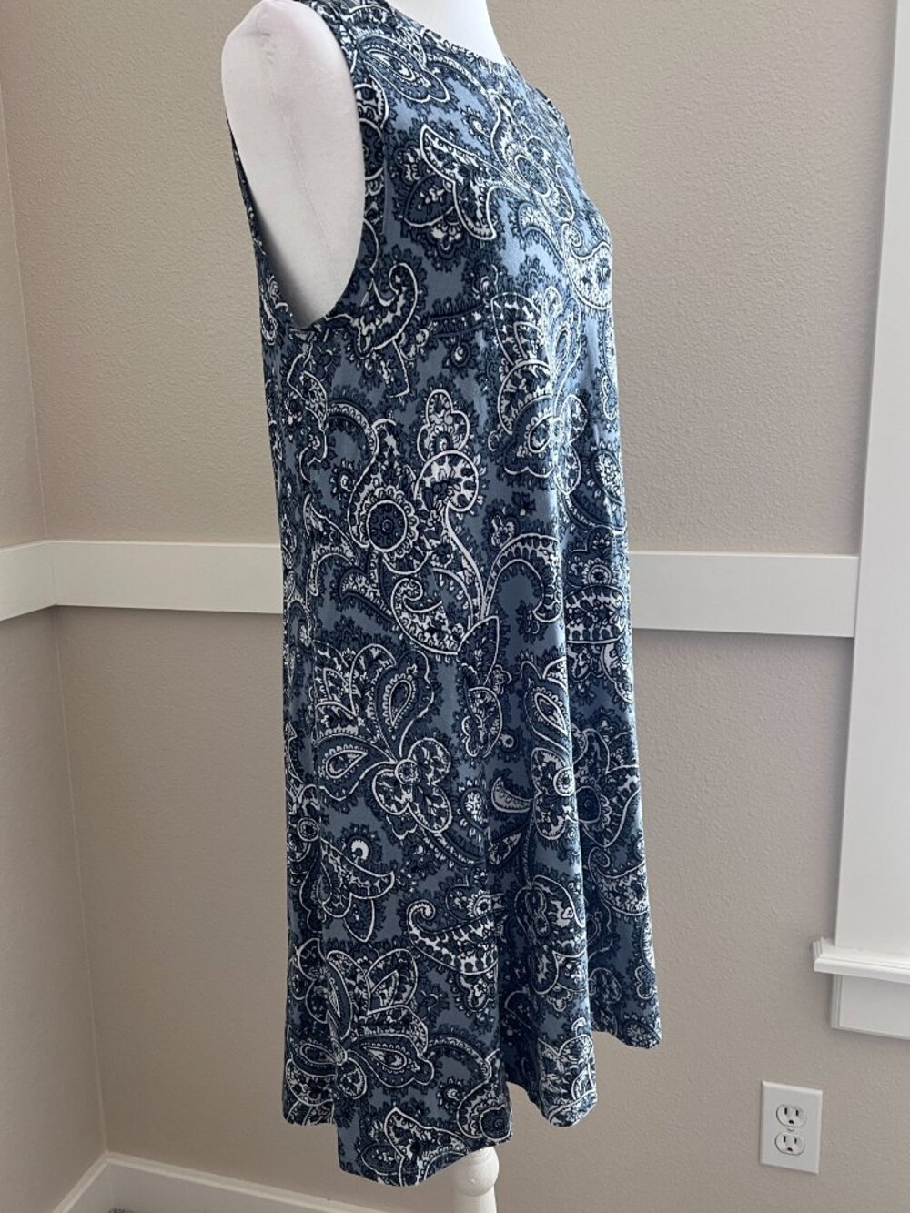 Ann Taylor LOFT Slate Blue Paisley Sleeveless Swing Shift Dress - Size Medium - Picture 10 of 11